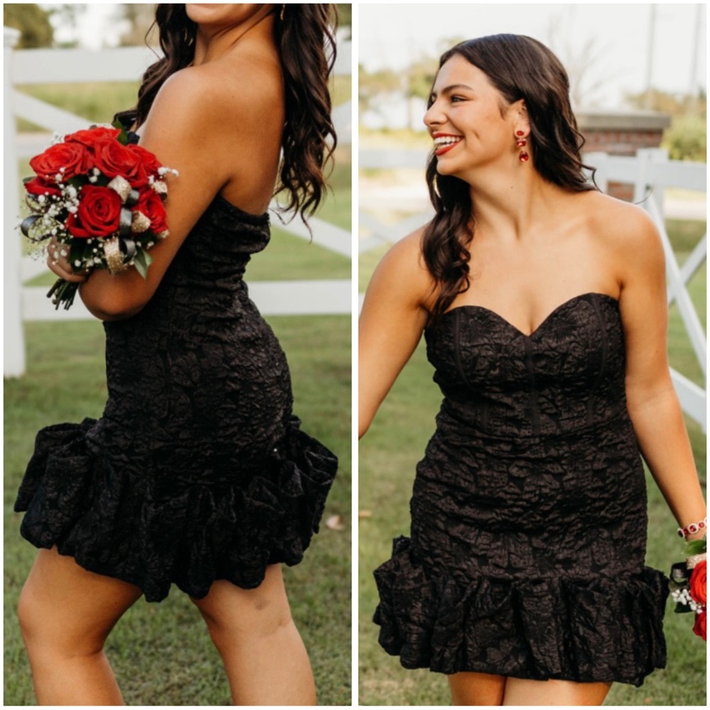 Elegant Black Strapless Dress